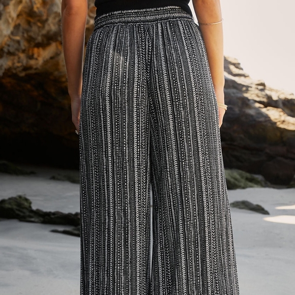 Diva Dash Slit Leg Trousers - Picture 5 of 5
